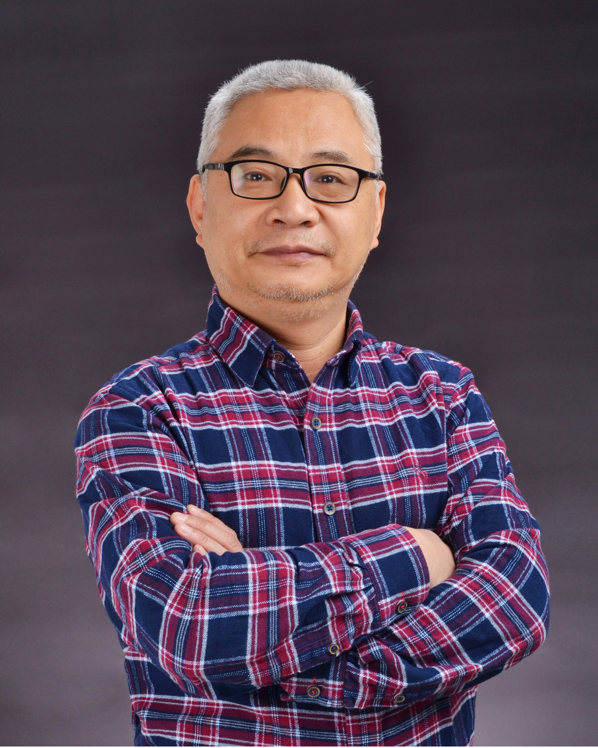 陈小伟.jpg