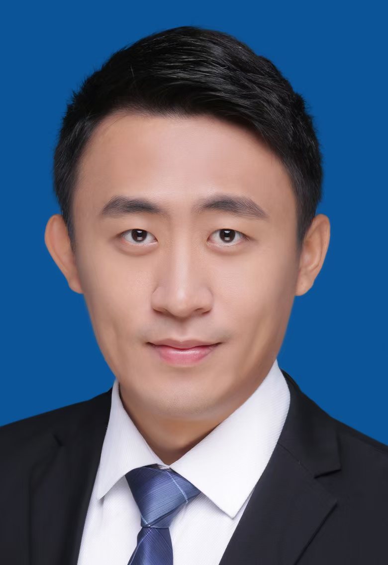 黄怿行.jpg